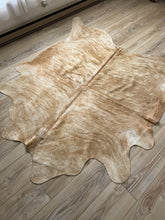 Load image into Gallery viewer, Blonde Brindle Cowhide Rug
