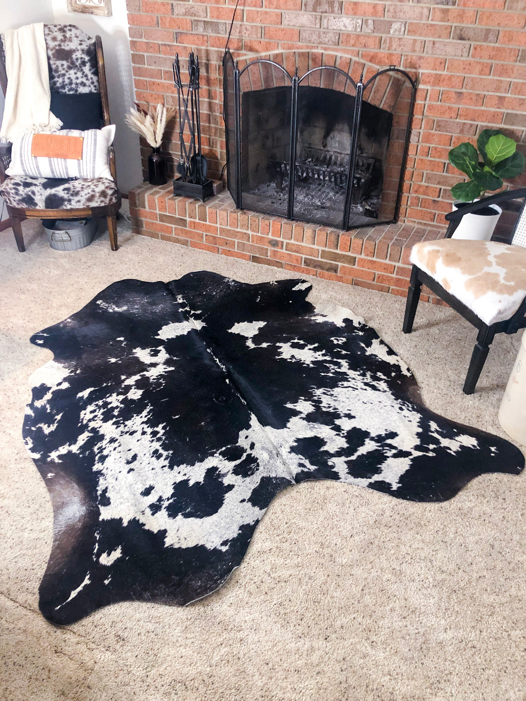 Pepper Cowhide Rug